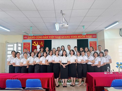  Trường mầm non Thượng Thanh tổ chức : HỘI NGHỊ VIÊN CHỨC - NGƯỜI LAO ĐỘNG NĂM HỌC 2023 -2024