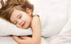 Duy trì 2 điều này trước khi đi ngủ giúp chiều cao và sức khỏe của bé cải thiện đáng kể