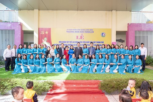 Trường mầm non Tràng An tổ chức  “Lễ đón nhận tập thể xuất sắc cấp Thành phố  và kỉ niệm 41 năm ngày Nhà giáo Việt Nam