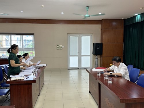 Chi bộ trường mầm non Tràng An đón đoàn giám sát đảng ủy Phường Giang Biên