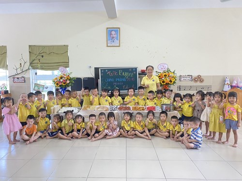 Tiệc Buffet tháng 10 của các bạn nhỏ lớp MGB C4 trường Mầm non Tràng An chào mừng ngày thành lập hội LHPN Việt Nam 20/10. 