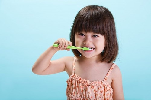Cách chăm sóc răng miệng cho trẻ tại nhà