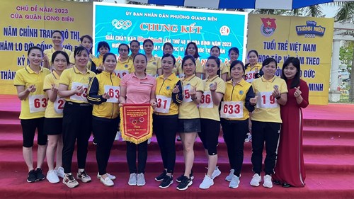 CBGVNV Trường mầm non Tràng An tham gia chạy Olympic, chạy Giải báo Hà Nội lần thứ 48 vì hòa bình.