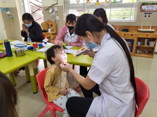 Khám sức khỏe lần 2 năm học 2022- 2023 cho trẻ tại trường