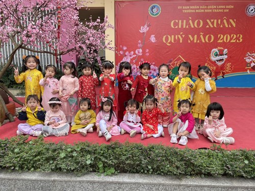 Các bé lớp MGB C2 hưởng ứng tuần lễ áo dài 2023 tại trường mn Tràng An
