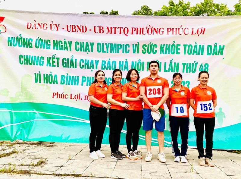 Trường MN Tuổi Hoa tham gia giải chạy báo Hà Nội mới lần thứ 48 vì hoà bình năm 2023 do UBND Phường Phúc Lợi tổ chức.