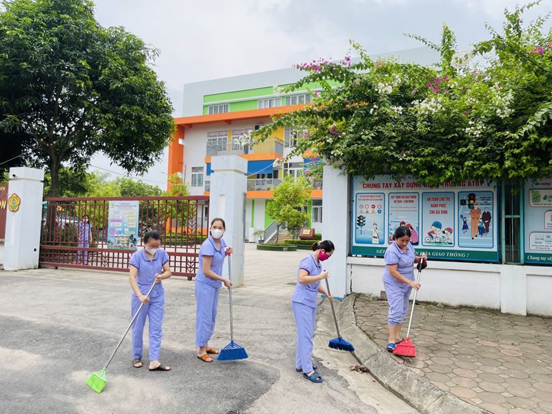 Trường mầm non tuổi hoa - tổng vệ sinh phòng chống dịch  sốt xuất huyết