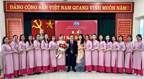 Lễ kết nạp đảng viên_Chi bộ Trường MN Việt Hưng