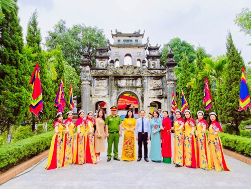 Trường mầm non Việt Hưng tham gia Lễ hội truyền thống làng Lệ Mật