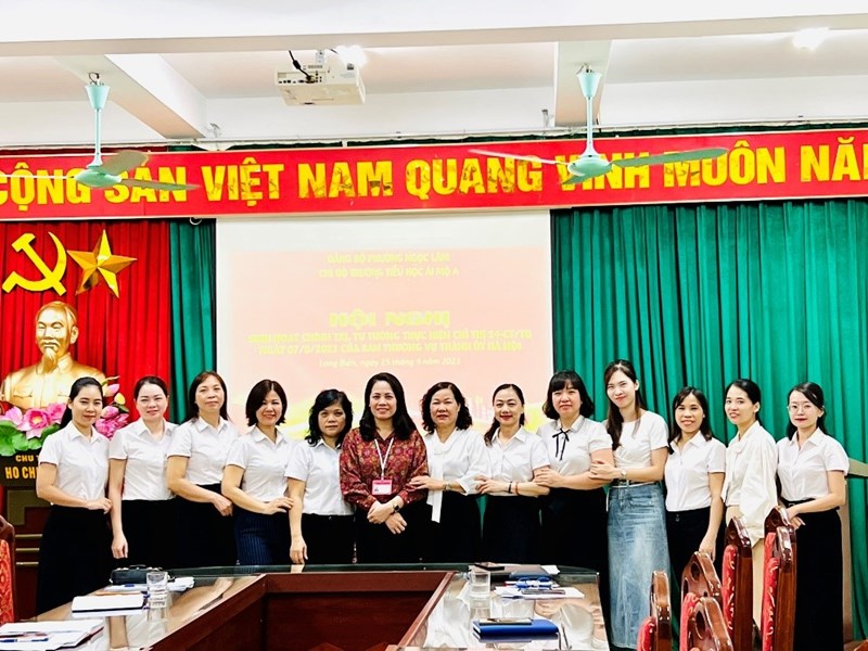 Chi bộ trường Tiểu học Ái Mộ A tổ chức  buổi sinh hoạt chính trị, tư tưởng thực hiện Chỉ thị 24-CT/TU  ngày 07/8/2023 của Ban Thường vụ Thành ủy Hà Nội