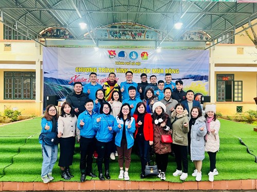 Liên đội Tiểu học Bồ Đề tổ chức quyên góp ủng hộ chương trình “Xuân biên giới” với đồng bào dân tộc thiểu số huyện Simacai, tỉnh Lào Cai năm 2023