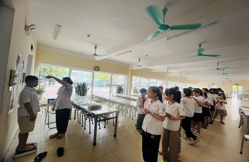 Trường Tiểu học Bồ Đề tổ chức cân đo, đánh giá dinh dưỡng cho học sinh