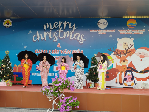 “Chào Noel 2022 và giao lưu văn hóa Anh- Nhật- Hàn”
