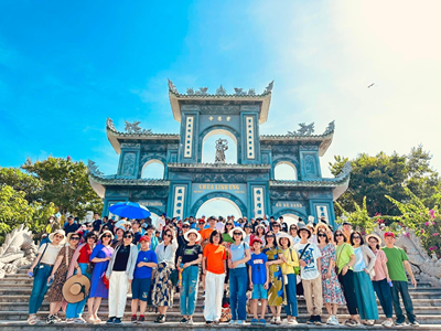 Kỳ nghỉ hè 2023 tại thành phố đáng sống Đà Nẵng của Công Đoàn viên trường THCS Ái Mộ
