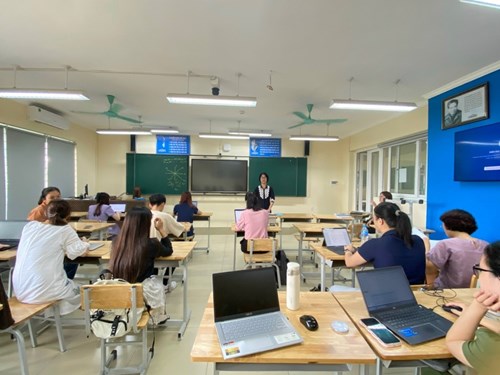 Bồi dưỡng đội ngũ giáo viên dạy nội dung Giáo dục Địa phương của trường THCS CLC Chu Văn An