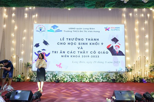 Lễ trưởng thành và tri ân của học sinh lớp 9 trường THCS Đô Thị Việt Hưng