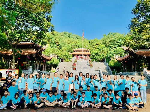 Tham quan tìm hiểu lịch sử tại đền thờ thầy giáo Chu Văn An ​và rèn luyện kỹ năng sống, trải nghiệm thực tế tại khu du Quảng Ninh Gate.