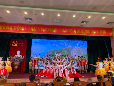 Trường THCS Gia Quất tham gia Hội thi “Liên hoan hợp xướng học sinh THPT quận Long Biên” năm học 2023-2024.