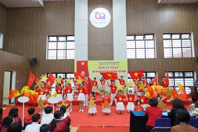 “Lễ khai mạc Hội thi giáo viên dạy giỏi cấp THCS quận Long Biên  năm học 2022 – 2023” tại trường THCS Gia Quất