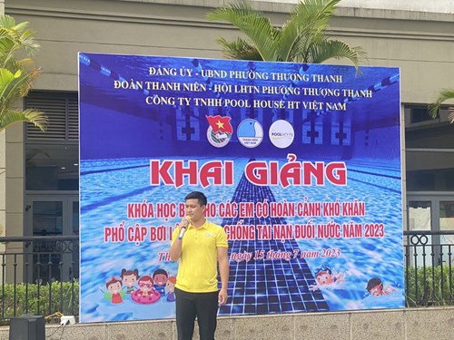 Học sinh trường THCS Gia Quất tham gia Khóa học bơi miễn phí cho trẻ em có hoàn cảnh khó khăn năm 2023 tại Trung tâm bể bơi Chung cư Homeland