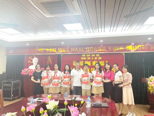 Trường THCS Lê Quý Đôn tổ chức gặp mặt, động viên các em học sinh tham gia thi HSG lớp 9 Cấp Quận các môn văn hoá.