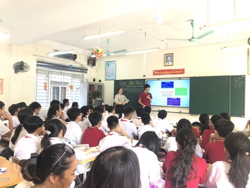Giáo viên bộ môn thuộc Tổ Xã hội trường THCS Ngọc Lâm  thực hiện chuyên đề cấp trường môn Ngữ văn