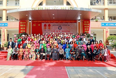 Trường THCS Ngọc Lâm tổ chức lễ kỷ niệm 41 năm ngày nhà giáo Việt Nam 20/11 – Tuyên dương các tập thể, cá nhân đạt thành tích xuất sắc