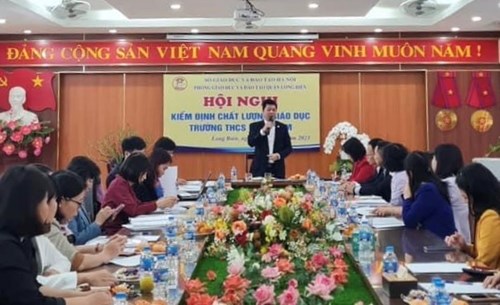 Đoàn đánh giá ngoài của Sở GDĐT Thành phố Hà Nội đánh giá ngoài tại Trường THCS Ngọc Lâm.