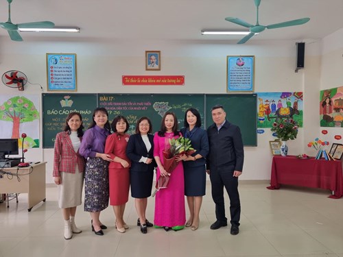 Cô giáo Hán Thu Huyền hoàn thành tiết dạy dự thi GVG cấp Quận  năm học 2022 - 2023 môn Lịch sử 