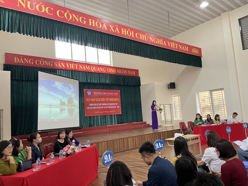 Ban giám hiệu trường THCS Ngọc Lâm tổ chức họp cùng Phụ huynh học sinh khối 9 năm học 2022-2023
