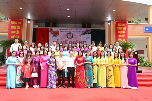 Thầy và trò trường THCS Ngọc Lâm phấn khởi - tự hào trong lễ bế giảng - chia tay học sinh khối 9 năm học 2022-2023 