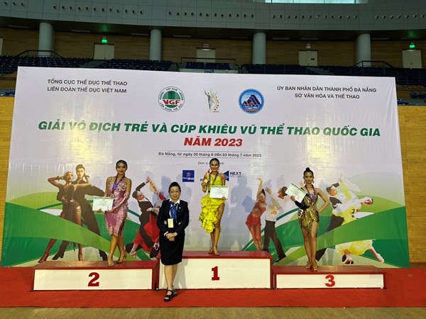 Lê Quỳnh Anh, cô bạn lớp 9A1 Vui mừng, tự hào với những thành tích nổi trội trong kỳ nghỉ hè năm 2023