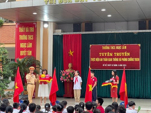 Trường THCS Ngọc Lâm tổ chức Tuyên truyền thực hiện an toàn  giao thông và phòng chống tệ nạn xã hội 