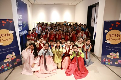 Học sinh trường THCS Ngọc Lâm tham gia trải nghiệm các hoạt động văn hóa Hàn Quốc ở Trung tâm văn hoá Hàn Quốc tại Việt Nam 