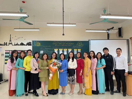 Tiết thi giáo viên giỏi cấp quận của cô giáo Nguyễn Minh Nhật môn Tiếng Anh