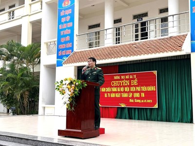Trường THCS Ngô Gia Tự tổ chức chuyên đề giao lưu kỉ niệm 51 năm chiến thắng Hà Nội – Điện Biên Phủ trên không và 79 năm thành lập Quân đội nhân dân Việt Nam