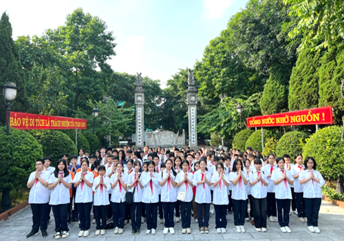 Trường THCS Ngô Gia Tự tổ chức tham quan, học tập  tại các di tích lịch sử quận Long Biên