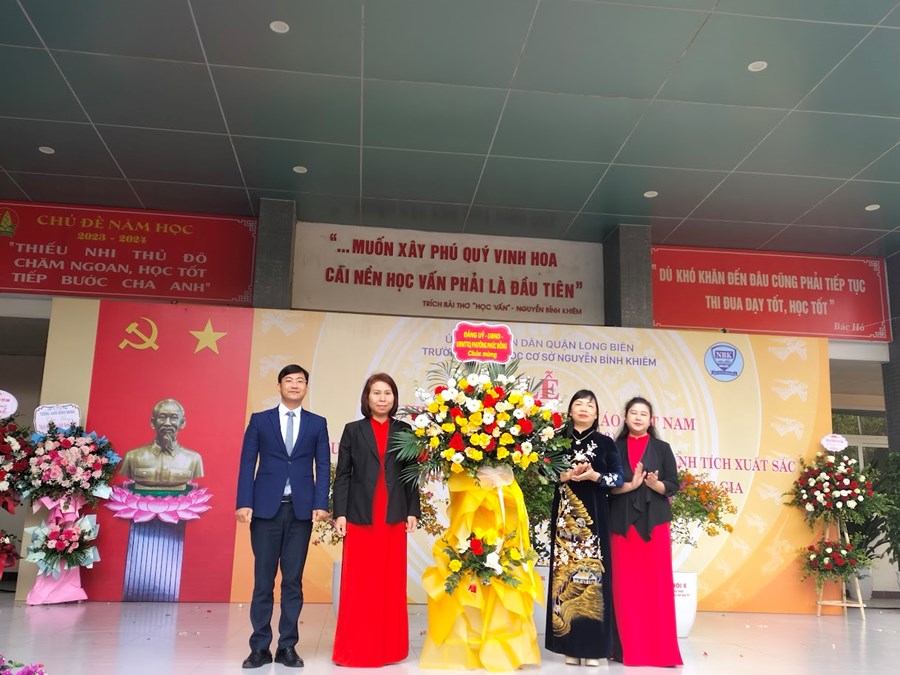 Trường THCS Nguyễn Bỉnh Khiêm long trọng tổ chức Lễ kỉ niệm 41 năm Ngày nhà giáo Việt Nam (20/11/1982-20/11/2023)
