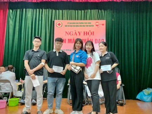 Hiến máu tình nguyện – Nghĩa cử đẹp của chi Đoàn giáo viên trường THCS Nguyễn Bỉnh Khiêm