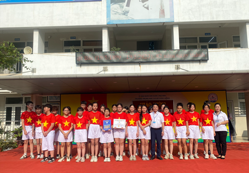 Liên đội trường THCS Phúc Đồng tổ chức chương trình chào mừng kỷ niệm 82 năm ngày thành lập Đội TNPH Hồ Chí Minh