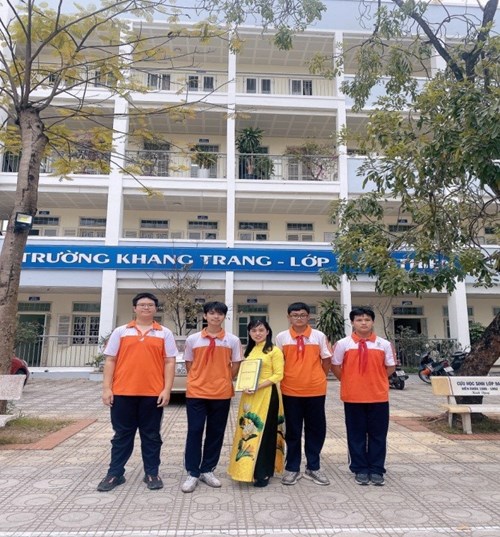Bạn Hoàng Việt Anh - Tổ trưởng gương mẫu, nhiệt tình, trách nhiệm và đầy tình yêu thương của chi đội 8A4 trường THCS Sài Đồng