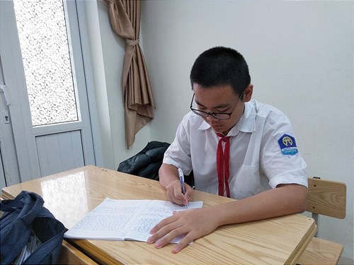 Dương Bảo Trung - Lớp phó học tập gương mẫu, nhiệt tình, đam mê các môn KHTN của chi đội 8A1 trường THCS Sài Đồng