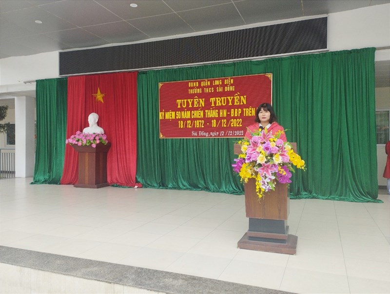 Trường THCS Sài Đổng tổ chức các hoạt động kỷ niệm 50 năm chiến thắng “Hà Nội – Điện Biên Phủ trên không”