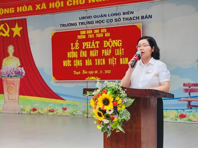 Lễ phát động “Hưởng ứng Ngày Pháp luật nước Cộng hòa xã hội chủ nghĩa Việt Nam” trang trọng, ý nghĩa của thầy và trò trường THCS Thạch Bàn