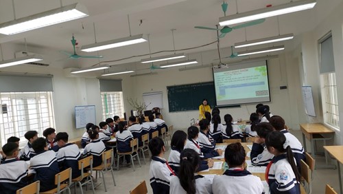Tiết thi Giáo viên dạy giỏi cấp Quận môn Hóa học của cô giáo Lê Thanh Hường
