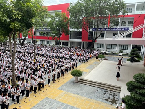 Trường THCS Thạch Bàn chào đón các con học sinh khối 6, 7, 8, 9 về tựu trường năm học 2023 - 2024