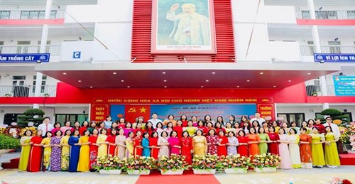Lễ gắn biển công trình cải tạo, nâng cấp trường THCS Thạch Bàn - Chào mừng 20 năm thành lập quận Long Biên và Lễ khai giảng năm học 2023 - 2024