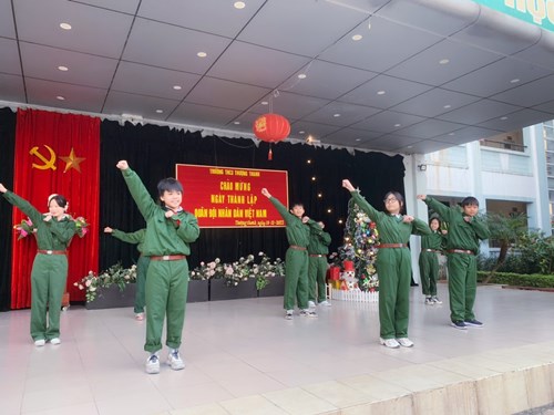 Chào cờ Tuần 16: Chuyên đề   Chào mừng Ngày thành lập Quân đội Nhân dân Việt Nam 