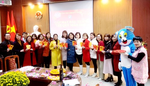 Trường THCS Thượng Thanh tổ chức gặp mặt đầu xuân Quý Mão: “MÙA XUÂN HỘI TỤ”