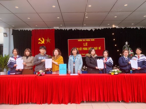 Trường THCS Thượng Thanh tổ chức ký cam kết phòng chống cháy nổ trong dịp Tết Nguyên đán 2023